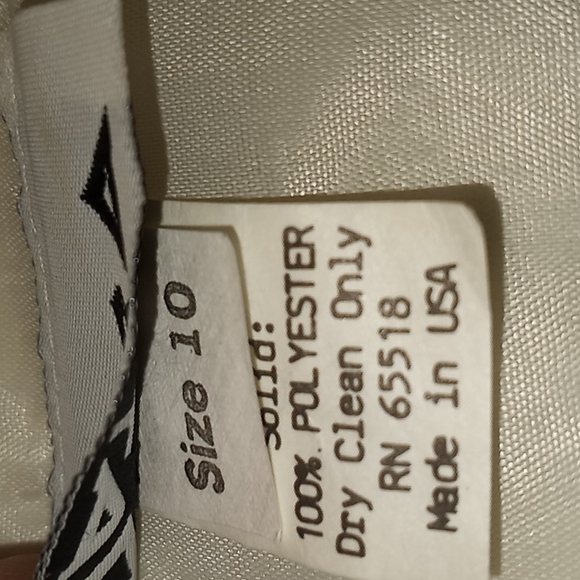 Patra 2 Piece Cream Lace Suit - Picture 13 of 15